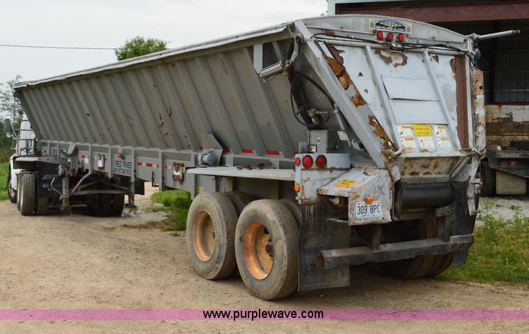 image for item H2915 2000 Red River HVLB237 live bottom trailer