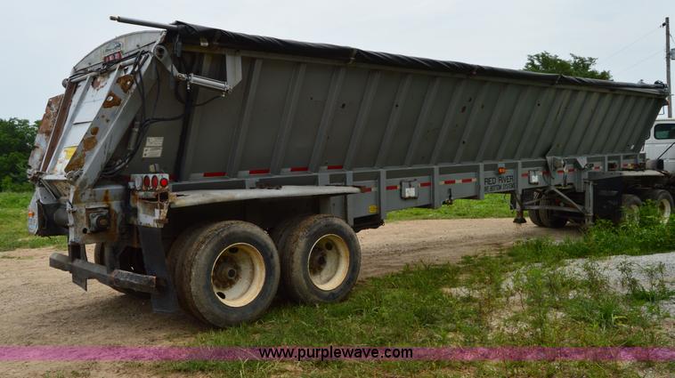 image for item H2915 2000 Red River HVLB237 live bottom trailer
