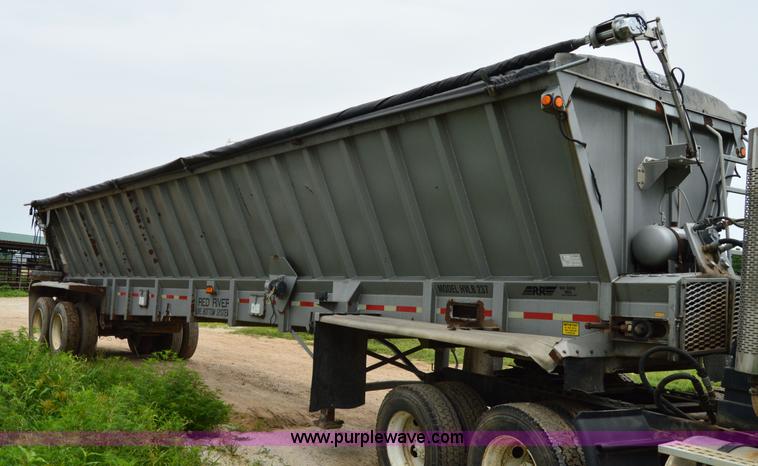 image for item H2915 2000 Red River HVLB237 live bottom trailer