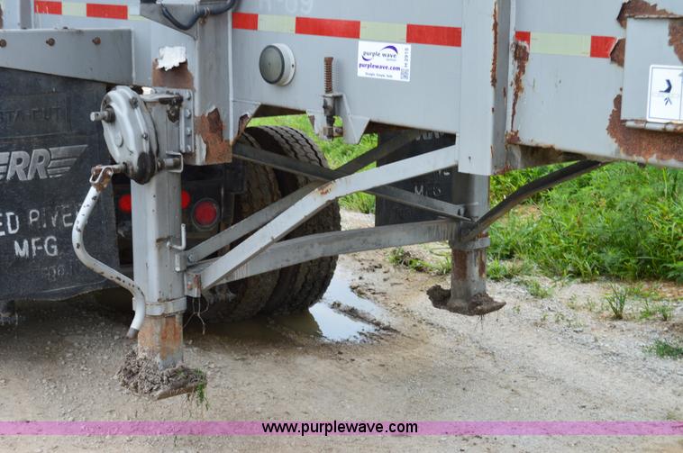 image for item H2915 2000 Red River HVLB237 live bottom trailer