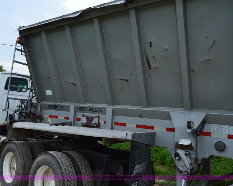 image for item H2915 2000 Red River HVLB237 live bottom trailer