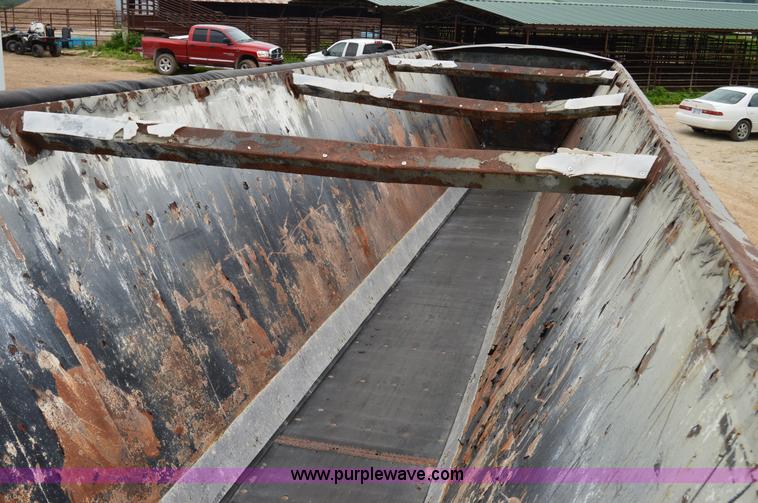 image for item H2915 2000 Red River HVLB237 live bottom trailer