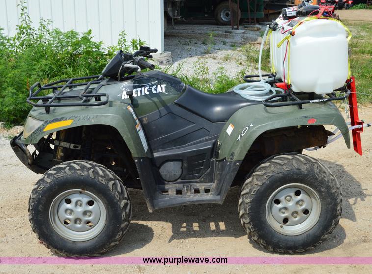image for item H2922 2011 Artic Cat 700 ATV