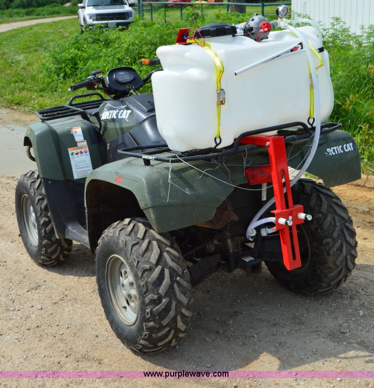 image for item H2922 2011 Artic Cat 700 ATV