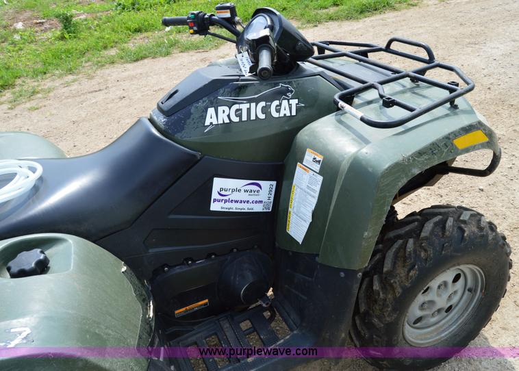 image for item H2922 2011 Artic Cat 700 ATV