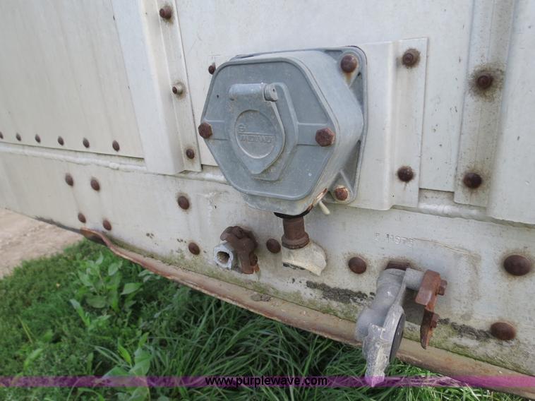 image for item I9533 1989 Wilson PSDCL-206 48' aluminum cattle pot trailer