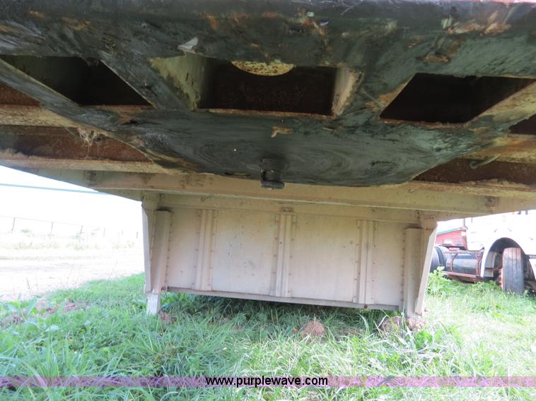 image for item I9533 1989 Wilson PSDCL-206 48' aluminum cattle pot trailer