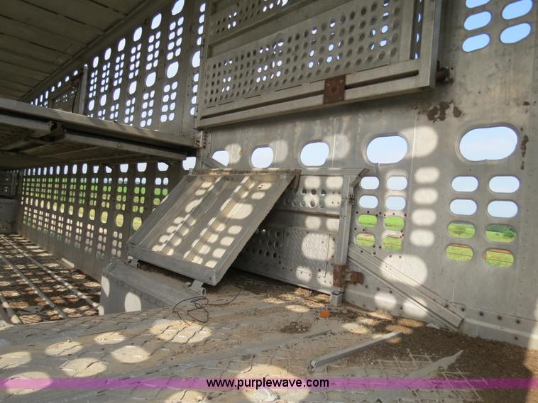 image for item I9533 1989 Wilson PSDCL-206 48' aluminum cattle pot trailer