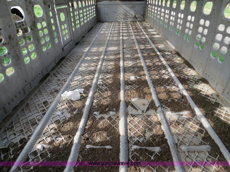 image for item I9533 1989 Wilson PSDCL-206 48' aluminum cattle pot trailer