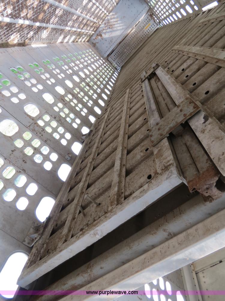 image for item I9533 1989 Wilson PSDCL-206 48' aluminum cattle pot trailer