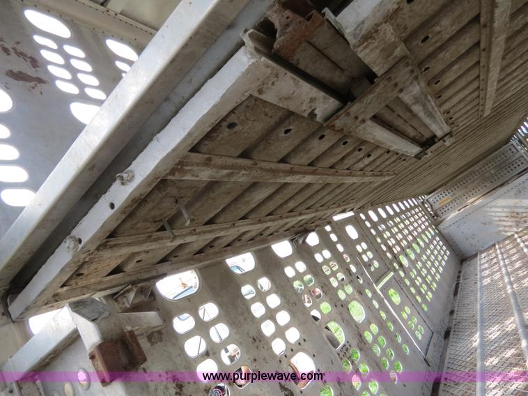 image for item I9533 1989 Wilson PSDCL-206 48' aluminum cattle pot trailer