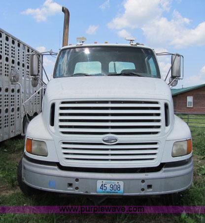 image for item I9534 2000 Sterling A9500 semi truck