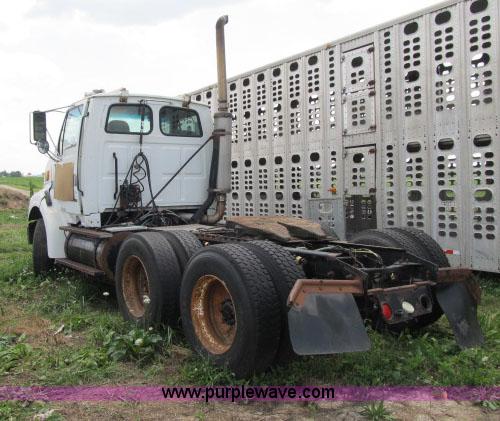 image for item I9534 2000 Sterling A9500 semi truck