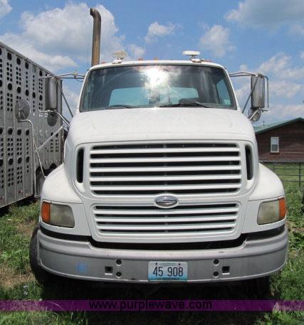 image for item I9534 2000 Sterling A9500 semi truck