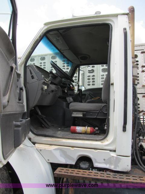 image for item I9534 2000 Sterling A9500 semi truck