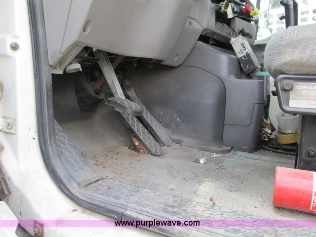 image for item I9534 2000 Sterling A9500 semi truck