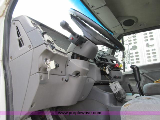 image for item I9534 2000 Sterling A9500 semi truck