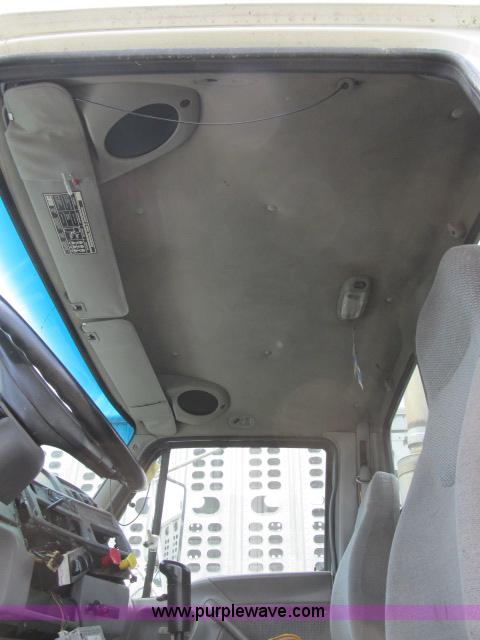 image for item I9534 2000 Sterling A9500 semi truck