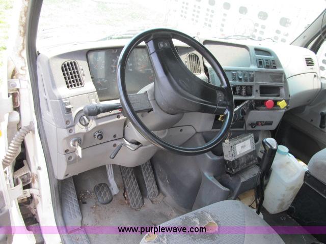 image for item I9534 2000 Sterling A9500 semi truck