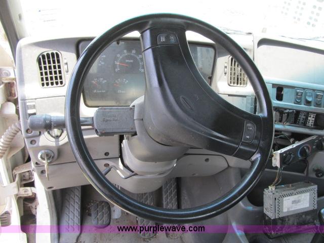 image for item I9534 2000 Sterling A9500 semi truck