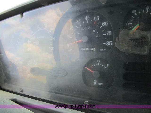 image for item I9534 2000 Sterling A9500 semi truck