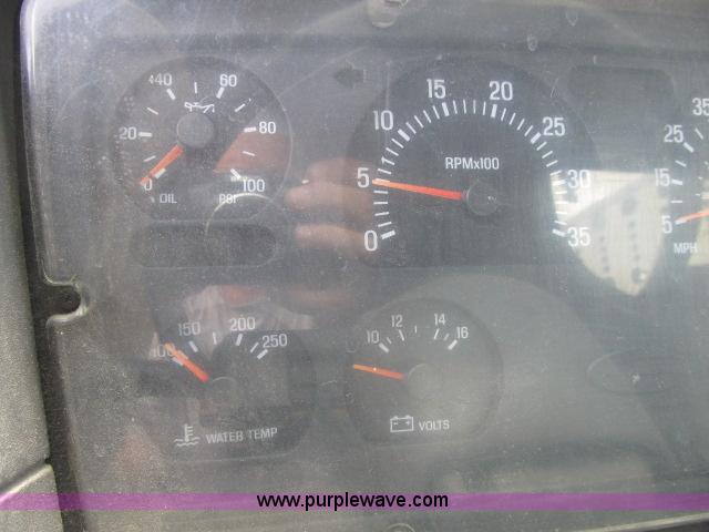 image for item I9534 2000 Sterling A9500 semi truck