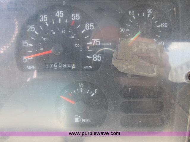 image for item I9534 2000 Sterling A9500 semi truck