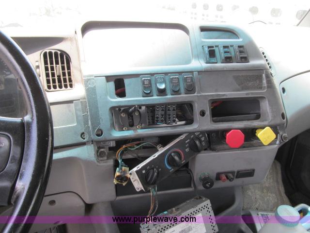 image for item I9534 2000 Sterling A9500 semi truck