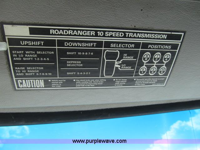 image for item I9534 2000 Sterling A9500 semi truck