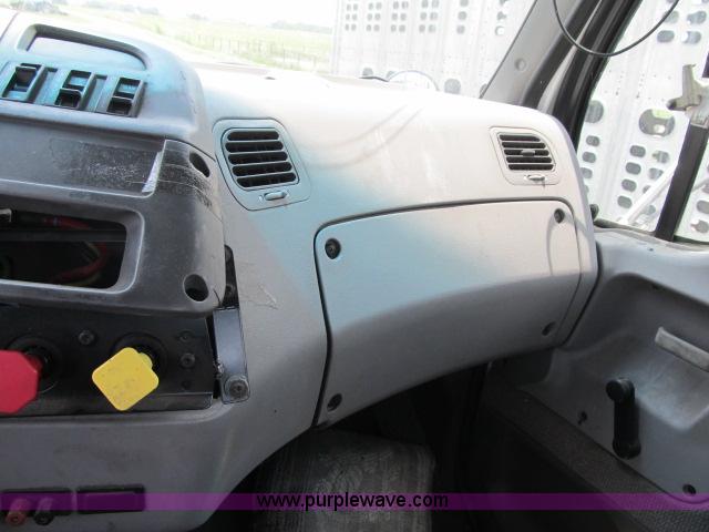 image for item I9534 2000 Sterling A9500 semi truck