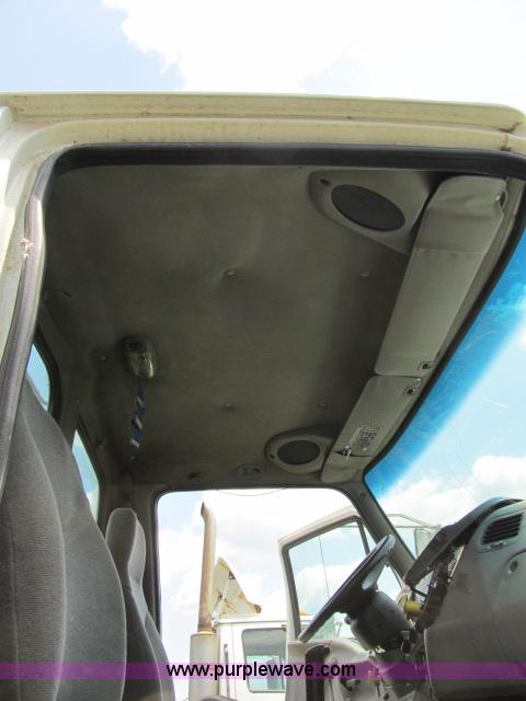 image for item I9534 2000 Sterling A9500 semi truck