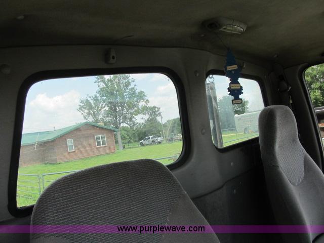 image for item I9534 2000 Sterling A9500 semi truck