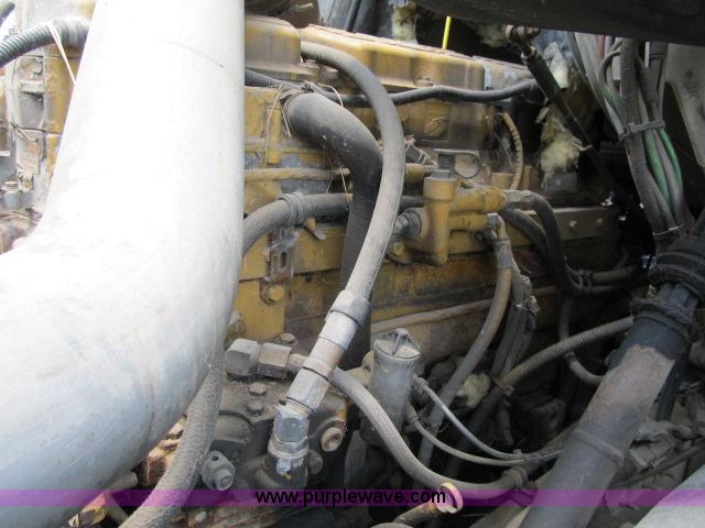 image for item I9534 2000 Sterling A9500 semi truck