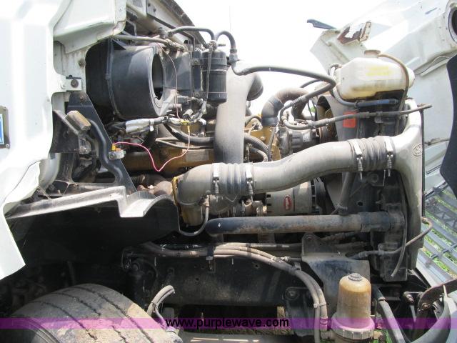 image for item I9534 2000 Sterling A9500 semi truck