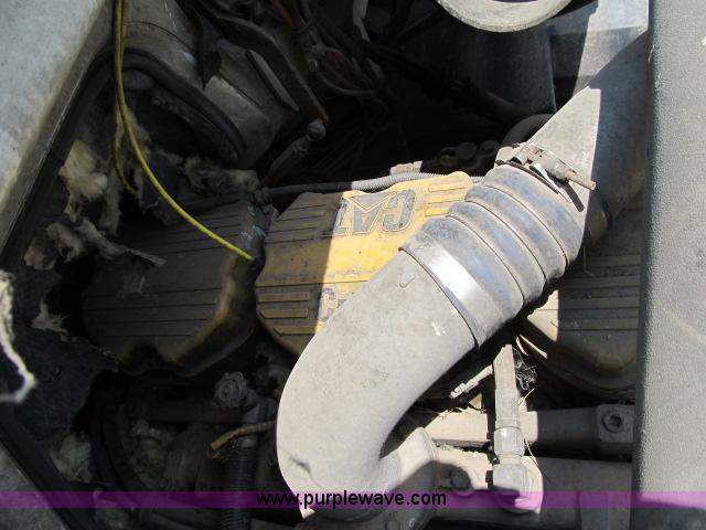 image for item I9534 2000 Sterling A9500 semi truck