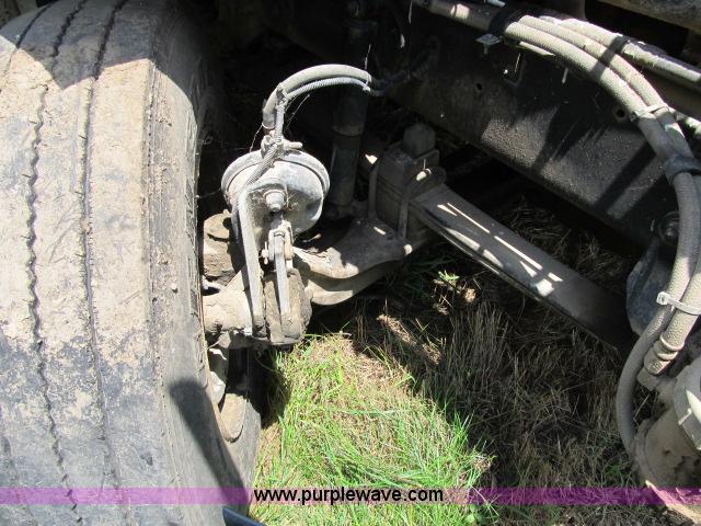 image for item I9534 2000 Sterling A9500 semi truck