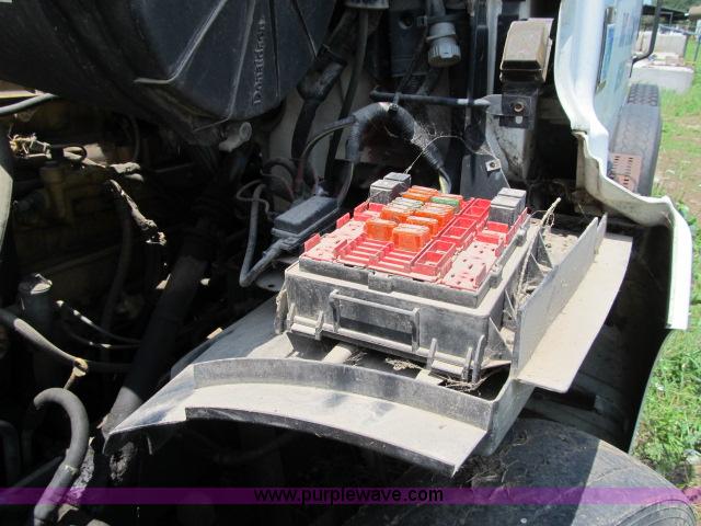 image for item I9534 2000 Sterling A9500 semi truck