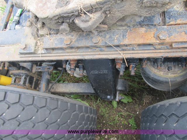 image for item I9534 2000 Sterling A9500 semi truck