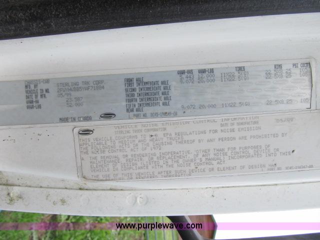 image for item I9535 2000 Sterling A9500 semi truck