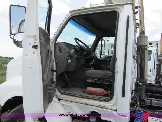 image for item I9535 2000 Sterling A9500 semi truck