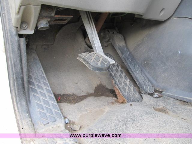 image for item I9535 2000 Sterling A9500 semi truck