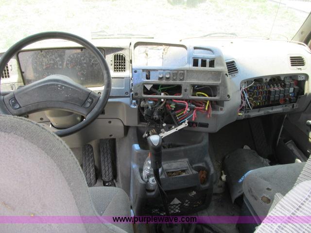 image for item I9535 2000 Sterling A9500 semi truck