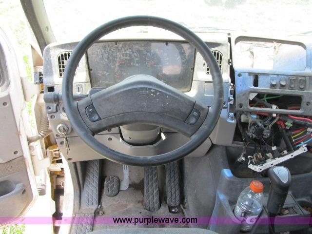 image for item I9535 2000 Sterling A9500 semi truck