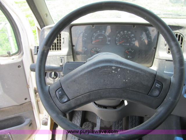 image for item I9535 2000 Sterling A9500 semi truck