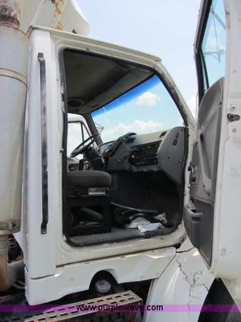 image for item I9535 2000 Sterling A9500 semi truck
