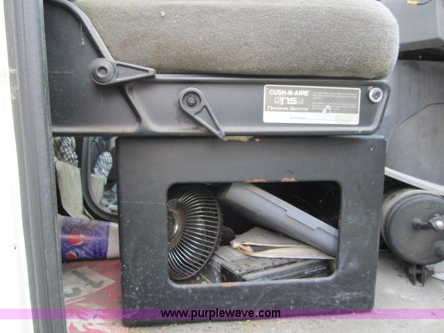 image for item I9535 2000 Sterling A9500 semi truck