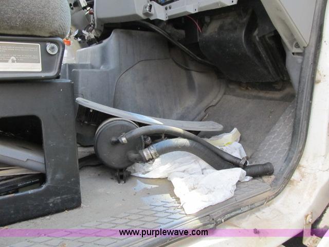 image for item I9535 2000 Sterling A9500 semi truck