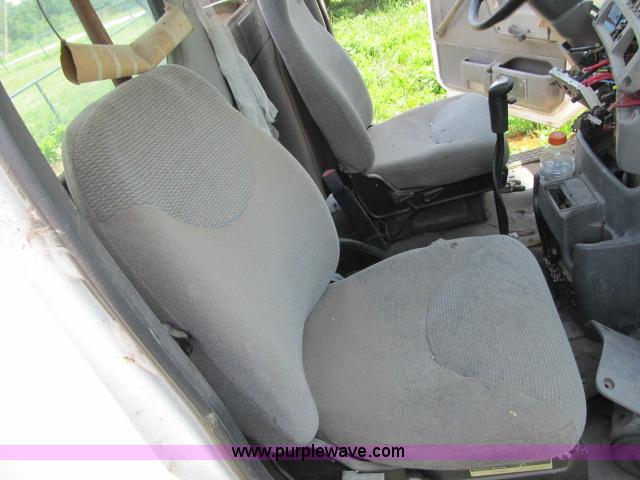 image for item I9535 2000 Sterling A9500 semi truck