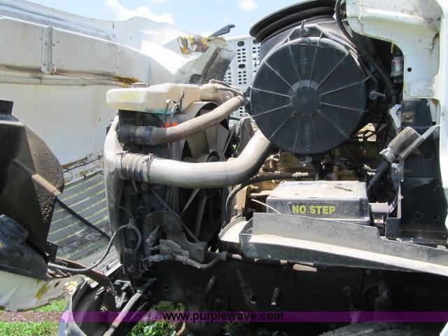 image for item I9535 2000 Sterling A9500 semi truck