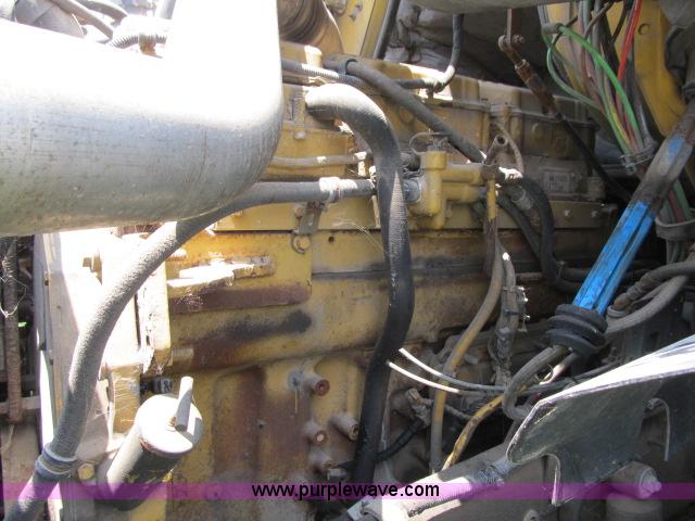 image for item I9535 2000 Sterling A9500 semi truck